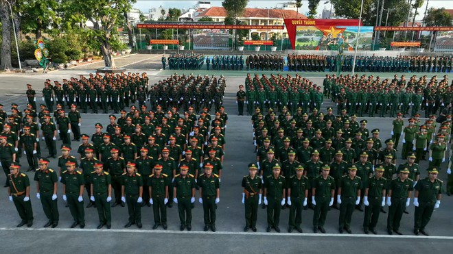Lực lượng vũ trang TP. Hồ Chí Minh: khí thế quyết tâm trong ngày ra quân huấn luyện 2026 - Ảnh 7.