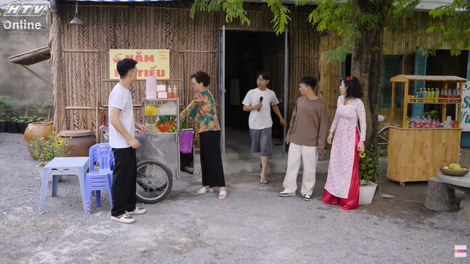 Lẹ không trễ tàu: Diệu kế "gậy ông đập lưng ông" của anh Năm - Ảnh 11.