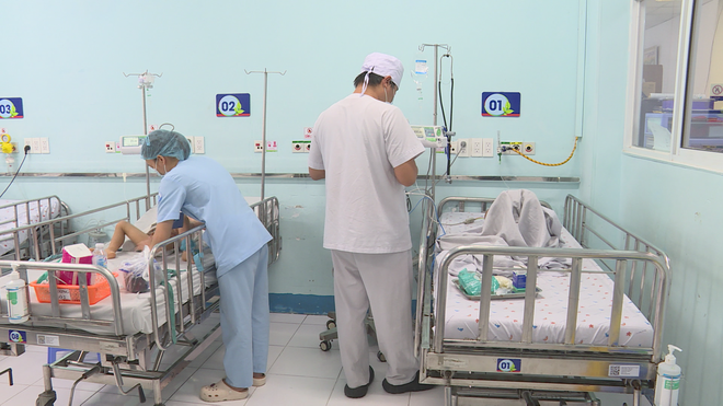 TP. Hồ Chí Minh: Số ca mắc tay chân miệng tăng 350%, nguy cơ "dịch chồng dịch"- Ảnh 4.