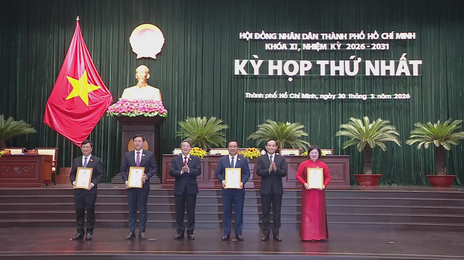 TP. Hồ Chí Minh khai mạc Kỳ họp thứ nhất Hội đồng Nhân dân khóa XI, kiện toàn bộ máy lãnh đạo - Ảnh 3.
