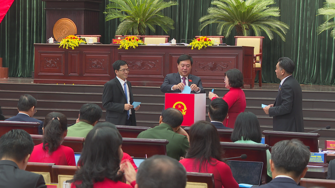 TP. Hồ Chí Minh khai mạc Kỳ họp thứ nhất Hội đồng Nhân dân khóa XI, kiện toàn bộ máy lãnh đạo - Ảnh 4.