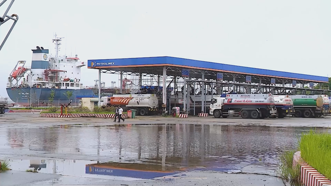 Quyết liệt "hạ nhiệt" giá xăng dầu: Đưa thuế về 0, rót 8.000 tỷ đồng bình ổn thị trường - Ảnh 1.