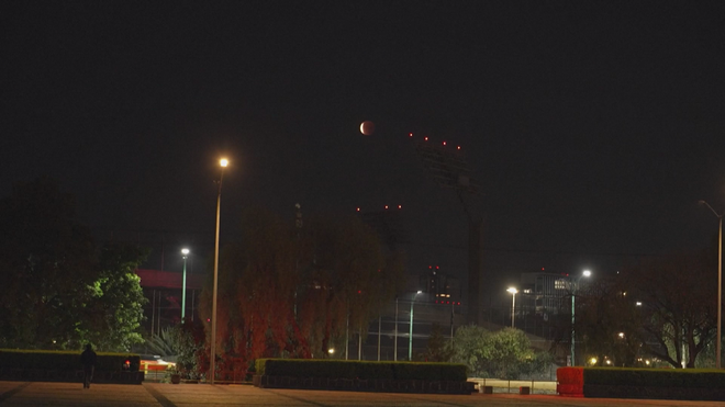 Thế giới quan sát trăng máu đêm 3/3- Ảnh 1.