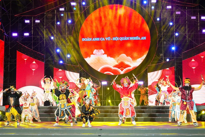 Rực rỡ đêm hội Nguyên tiêu, đậm sắc màu văn hóa Việt - Hoa - Ảnh 8.