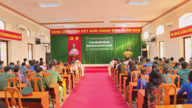 Thời sự HTV ngày 4/3/2026 | Hơn 1.600 thanh niên thuộc địa bàn phòng thủ khu vực 3 chính thức lên đường làm nghĩa vụ - Ảnh 2.