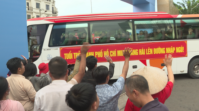 Thời sự HTV ngày 4/3/2026 | Hơn 1.600 thanh niên thuộc địa bàn phòng thủ khu vực 3 chính thức lên đường làm nghĩa vụ - Ảnh 4.