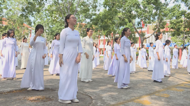 Thời sự HTV ngày 4/3/2026 | Hơn 1.600 thanh niên thuộc địa bàn phòng thủ khu vực 3 chính thức lên đường làm nghĩa vụ - Ảnh 5.