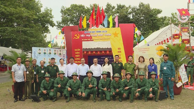 Rộn ràng Ngày hội tòng quân 2026: Tuổi trẻ sẵn sàng lên đường vì Tổ quốc - Ảnh 11.