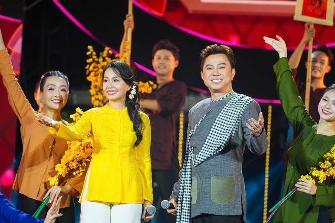 Rực rỡ đêm hội Nguyên tiêu, đậm sắc màu văn hóa Việt - Hoa - Ảnh 5.