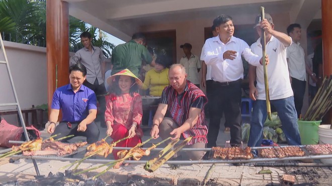 Rộn ràng ngày hội văn hóa đồng bào dân tộc thiểu số - Ảnh 1.