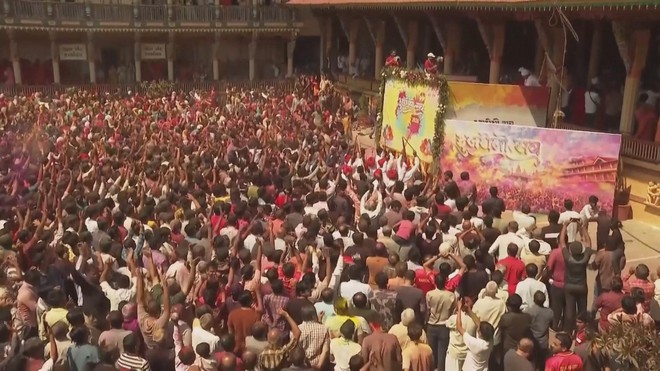 Người dân Ấn Độ chào đón lễ hội sắc màu Holi - Ảnh 1.