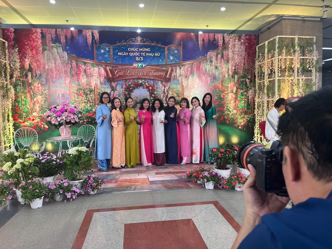 HTV hưởng ứng Tuần lễ Áo dài, chào mừng Ngày Quốc tế Phụ nữ 8/3 - Ảnh 3.