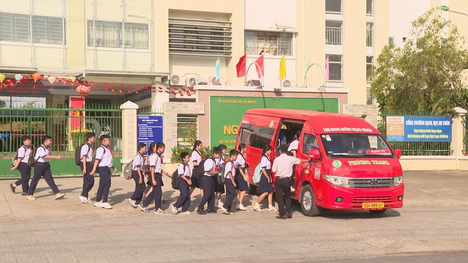 Thời sự HTV ngày 6/3/2026 | Chương trình xe buýt điện đưa đón học sinh đến trường miễn phí - Ảnh 2.