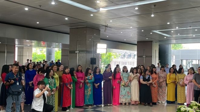 HTV hưởng ứng Tuần lễ Áo dài, chào mừng Ngày Quốc tế Phụ nữ 8/3 - Ảnh 13.