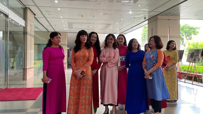 HTV hưởng ứng Tuần lễ Áo dài, chào mừng Ngày Quốc tế Phụ nữ 8/3 - Ảnh 12.