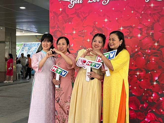 HTV hưởng ứng Tuần lễ Áo dài, chào mừng Ngày Quốc tế Phụ nữ 8/3 - Ảnh 7.