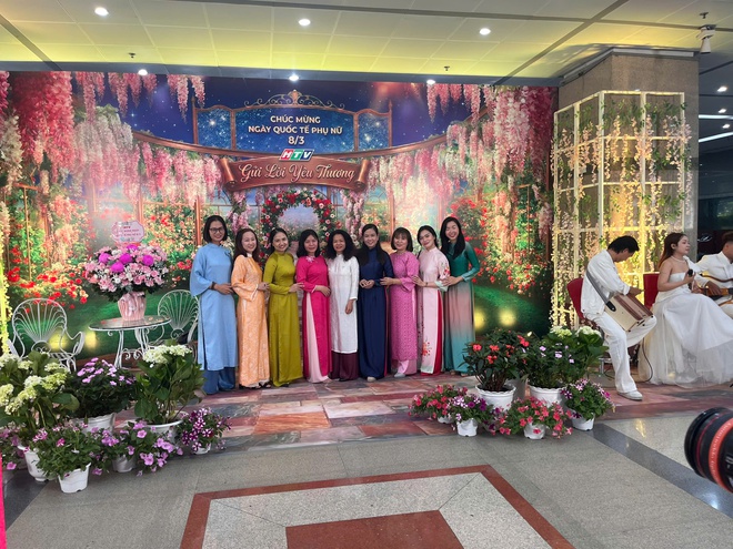 HTV hưởng ứng Tuần lễ Áo dài, chào mừng Ngày Quốc tế Phụ nữ 8/3 - Ảnh 1.
