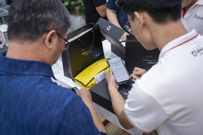100 khách hàng sỡ hữu sớm Galaxy S26 Ultra - Ảnh 3.