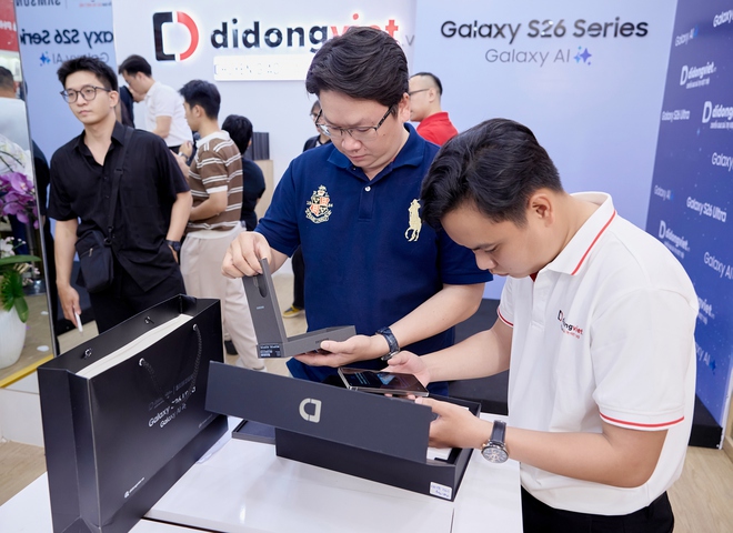 100 khách hàng sỡ hữu sớm Galaxy S26 Ultra - Ảnh 4.