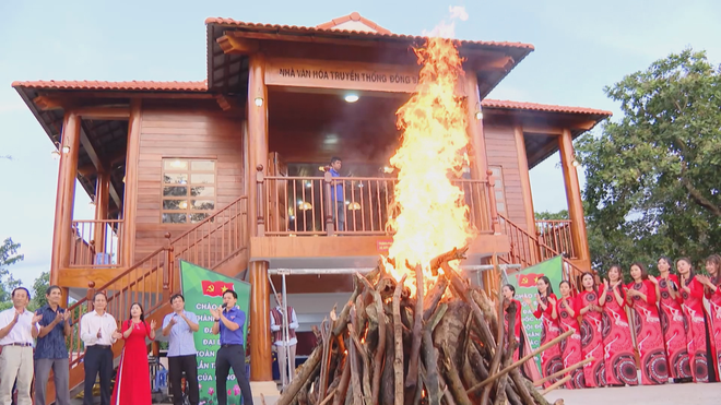 Sức sống văn hóa đồng bào dân tộc giữa lòng thành phố- Ảnh 1.