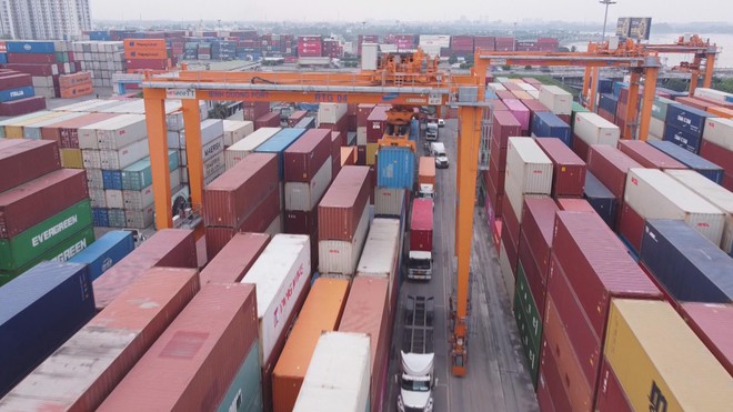 Đứt gãy tuyến hàng hải Trung Đông: Cước vận tải tăng phi mã, doanh nghiệp Việt trước bờ vực thua lỗ - Ảnh 2.