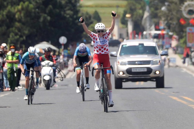 UCI BIWASE 2026: Những đóa hồng trên guồng quay tốc độ - Ảnh 3.