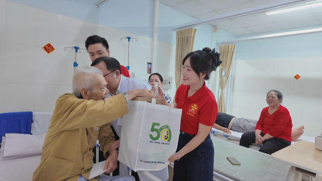 Phụ nữ hiện đại: Khi lòng nhân ái dệt nên vẻ đẹp tâm hồn - Ảnh 9.