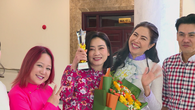 Phụ nữ hiện đại: Khi lòng nhân ái dệt nên vẻ đẹp tâm hồn - Ảnh 13.