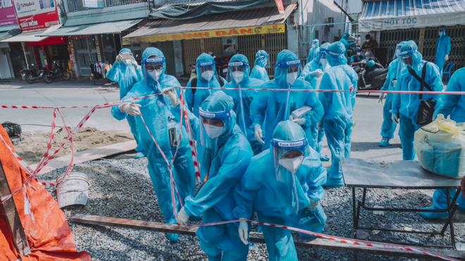 Phụ nữ hiện đại: Khi lòng nhân ái dệt nên vẻ đẹp tâm hồn - Ảnh 1.