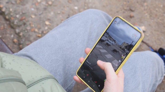 Thượng viện Pháp thông qua lệnh cấm trẻ dưới 15 tuổi dùng mạng xã hội - Ảnh 5.