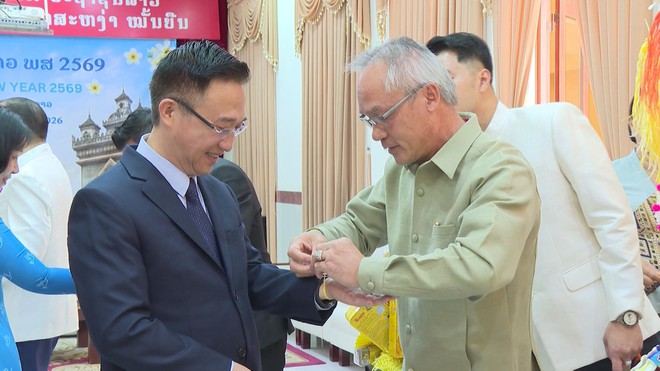 Lãnh đạo TP. Hồ Chí Minh chúc mừng Tết cổ truyền Lào- Ảnh 2.