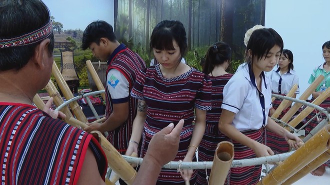 Bảo tồn âm nhạc dân tộc Chơ Ro trong học đường- Ảnh 3. Bảo tồn âm nhạc dân tộc Chơ Ro trong học đường- Ảnh 3.