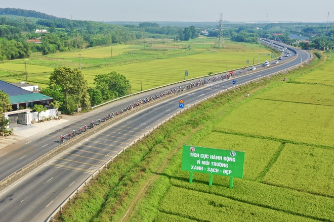 Khoảnh khắc đẹp chặng 8: Ven biển miền Trung | Cúp Truyền hình 2026 - Ảnh 3.