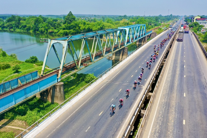 Khoảnh khắc đẹp chặng 8: Ven biển miền Trung | Cúp Truyền hình 2026 - Ảnh 17.