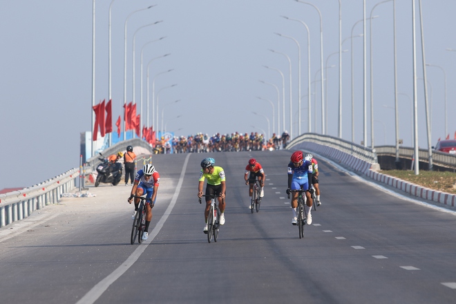 Khoảnh khắc đẹp chặng 8: Ven biển miền Trung | Cúp Truyền hình 2026 - Ảnh 18.