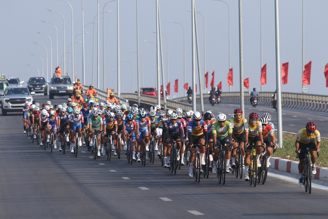 Khoảnh khắc đẹp chặng 8: Ven biển miền Trung | Cúp Truyền hình 2026 - Ảnh 16.