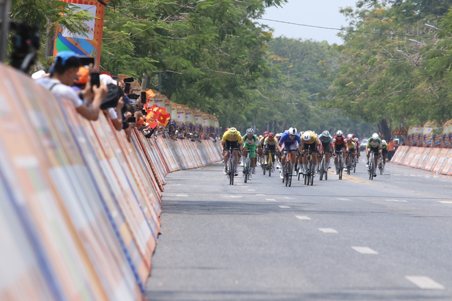 Khoảnh khắc đẹp chặng 8: Ven biển miền Trung | Cúp Truyền hình 2026 - Ảnh 27.