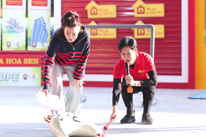 "Mái ấm gia đình Việt" tập 6 trao hơn 330 triệu đồng cho các em nhỏ mồ côi - Ảnh 6.