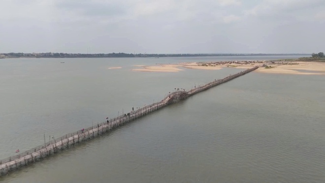 Cây cầu tre dài nhất thế giới ở Campuchia - Ảnh 5.