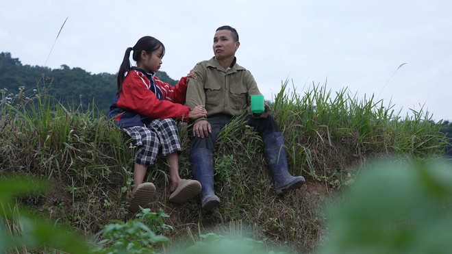 Mái ấm gia đình Việt: Thanh Hương tặng toàn bộ cát-xê cho cặp chị em sinh đôi - Ảnh 4.