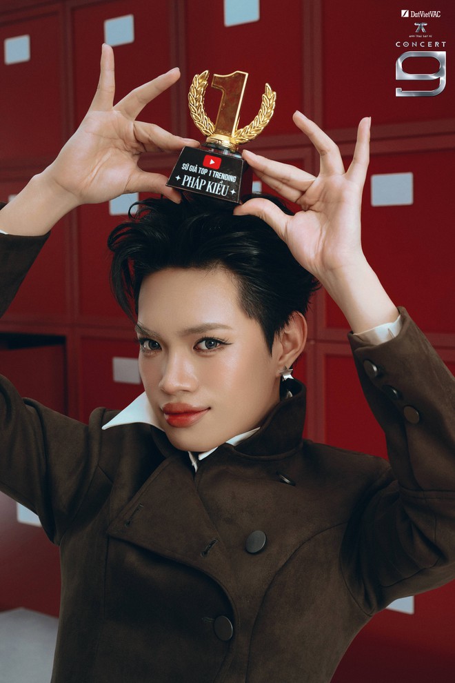 RHYDER, Isaac, Pháp Kiều, Jsol và dàn Anh trai hé lộ loạt kỷ vật từ fan- Ảnh 10. RHYDER, Isaac, Pháp Kiều, Jsol và dàn Anh trai hé lộ loạt kỷ vật từ fan- Ảnh 10.