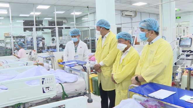 Hỗ trợ 65 triệu đồng cho các nạn nhân trong vụ cháy nhà trọ tại phường Tân Thới Hiệp- Ảnh 2.