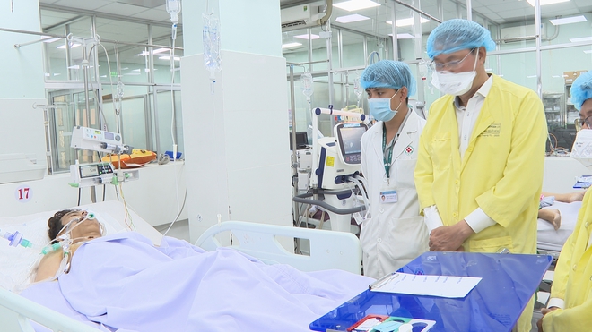 Hỗ trợ 65 triệu đồng cho các nạn nhân trong vụ cháy nhà trọ tại phường Tân Thới Hiệp- Ảnh 3.