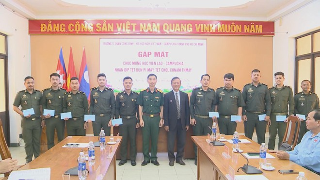 Thắt chặt tình hữu nghị Việt Nam - Lào - Campuchia nhân dịp Tết cổ truyền- Ảnh 2. Thắt chặt tình hữu nghị Việt Nam - Lào - Campuchia nhân dịp Tết cổ truyền- Ảnh 2.