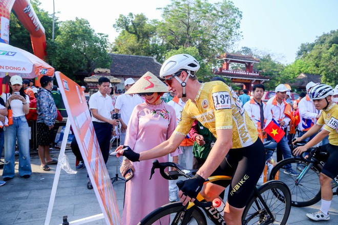 Hình ảnh đẹp chặng 9: Vòng đua TP. Huế- Ảnh 21. Hình ảnh đẹp chặng 9: Vòng đua TP. Huế- Ảnh 21.