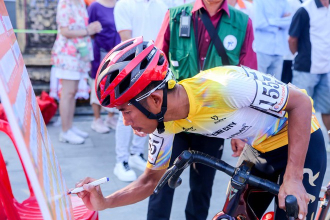 Hình ảnh đẹp chặng 9: Vòng đua TP. Huế- Ảnh 23. Hình ảnh đẹp chặng 9: Vòng đua TP. Huế- Ảnh 23.