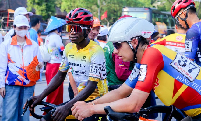 Hình ảnh đẹp chặng 9: Vòng đua TP. Huế- Ảnh 24. Hình ảnh đẹp chặng 9: Vòng đua TP. Huế- Ảnh 24.