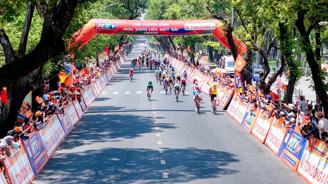 Hình ảnh đẹp chặng 9: Vòng đua TP. Huế- Ảnh 15. Hình ảnh đẹp chặng 9: Vòng đua TP. Huế- Ảnh 15.