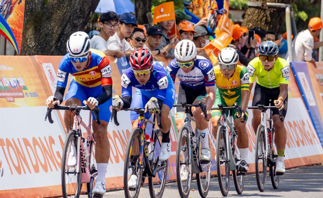 Hình ảnh đẹp chặng 9: Vòng đua TP. Huế- Ảnh 13. Hình ảnh đẹp chặng 9: Vòng đua TP. Huế- Ảnh 13.