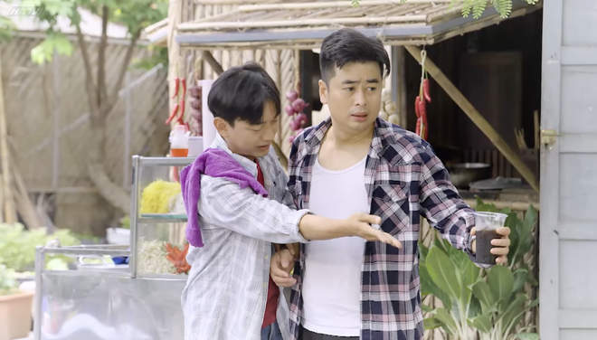 Lẹ không trễ tàu: Tối lửa tắt đèn có nhau - Ảnh 4.